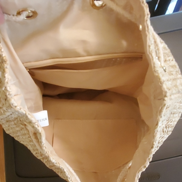 SOLD Woven Backpack - Picture 6 of 6